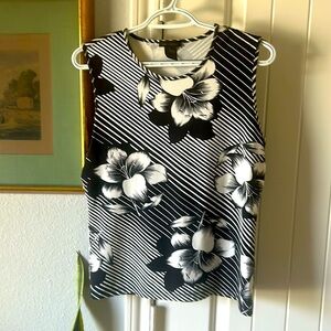 The Limited black and white tank size L